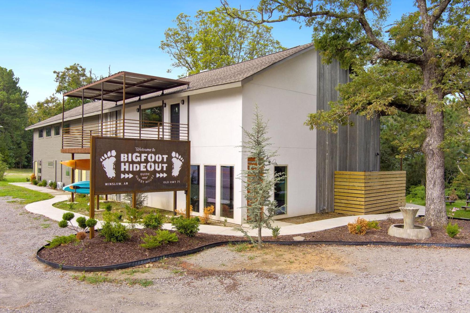 Отель Bigfoot Hideout Winslow Экстерьер фото