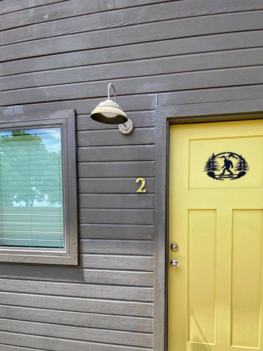 Отель Bigfoot Hideout Winslow Номер фото