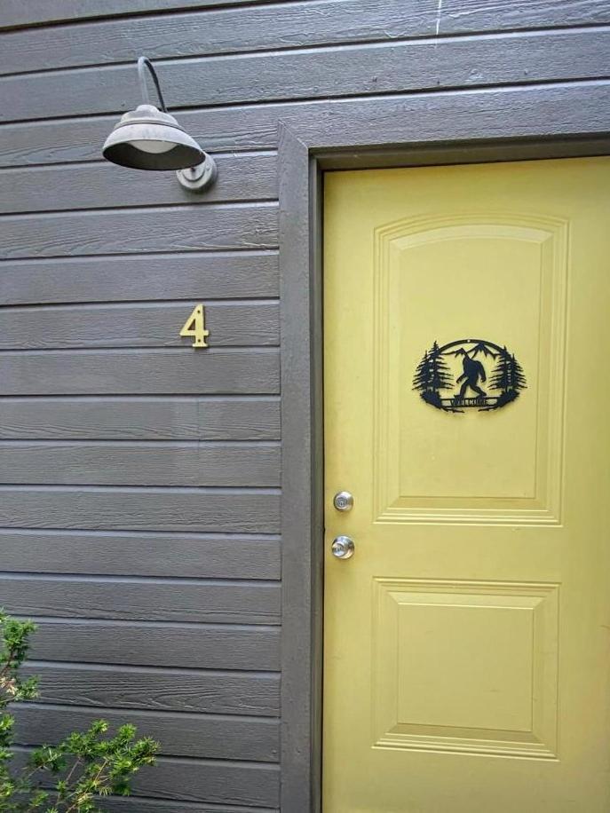 Отель Bigfoot Hideout Winslow Номер фото